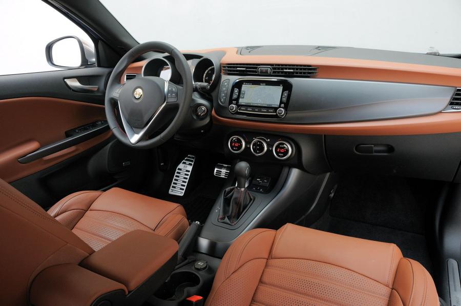 Торпедо Alfa Romeo Giulietta 2013 года  (фото 21 из 21)